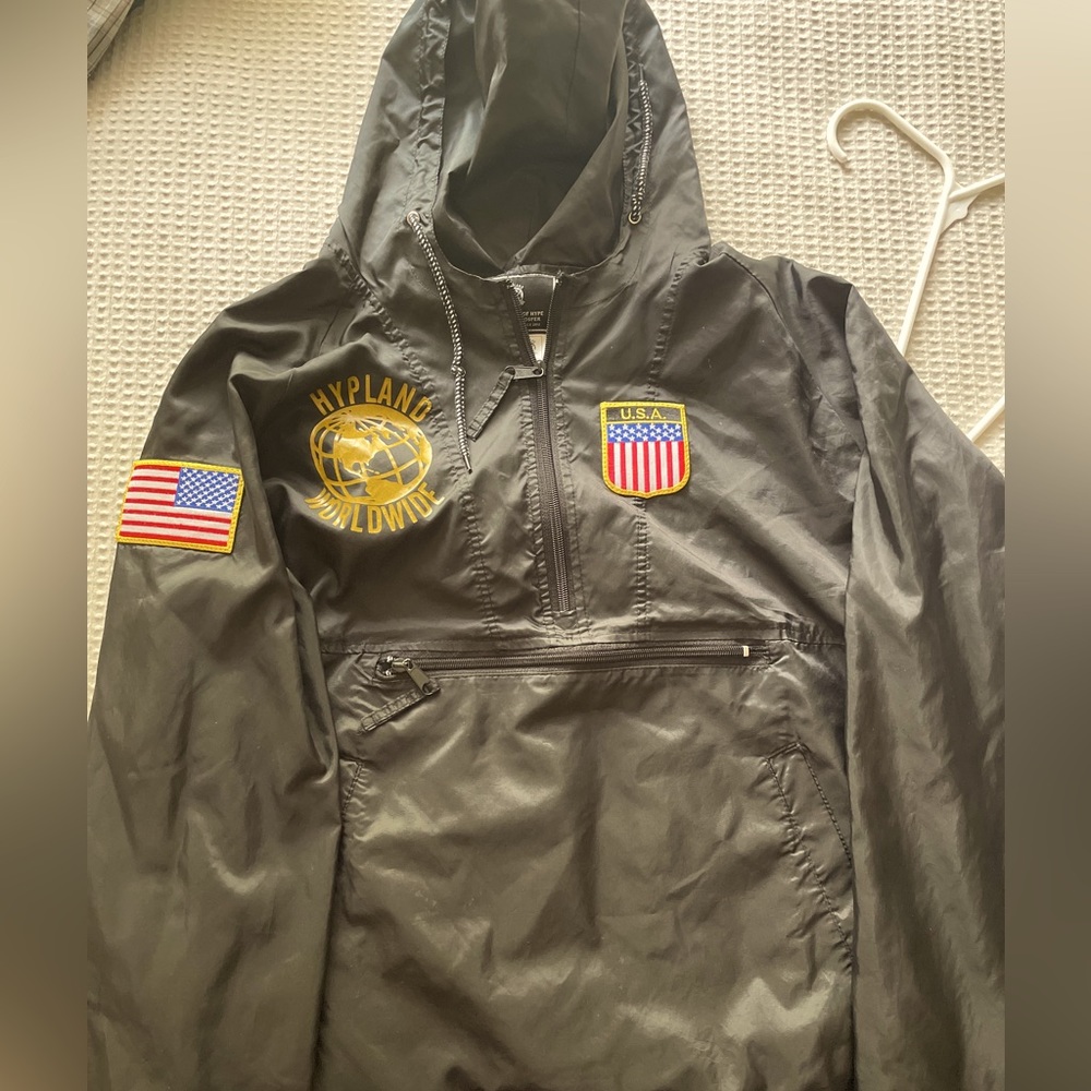 Hypeland windbreaker